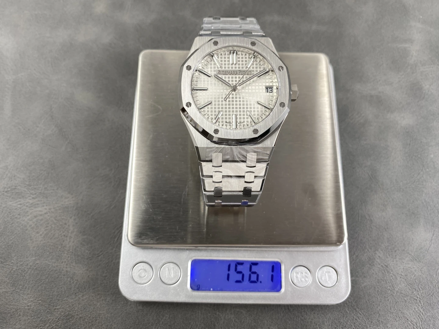 8e5a48f39c19b7c AMO Watch