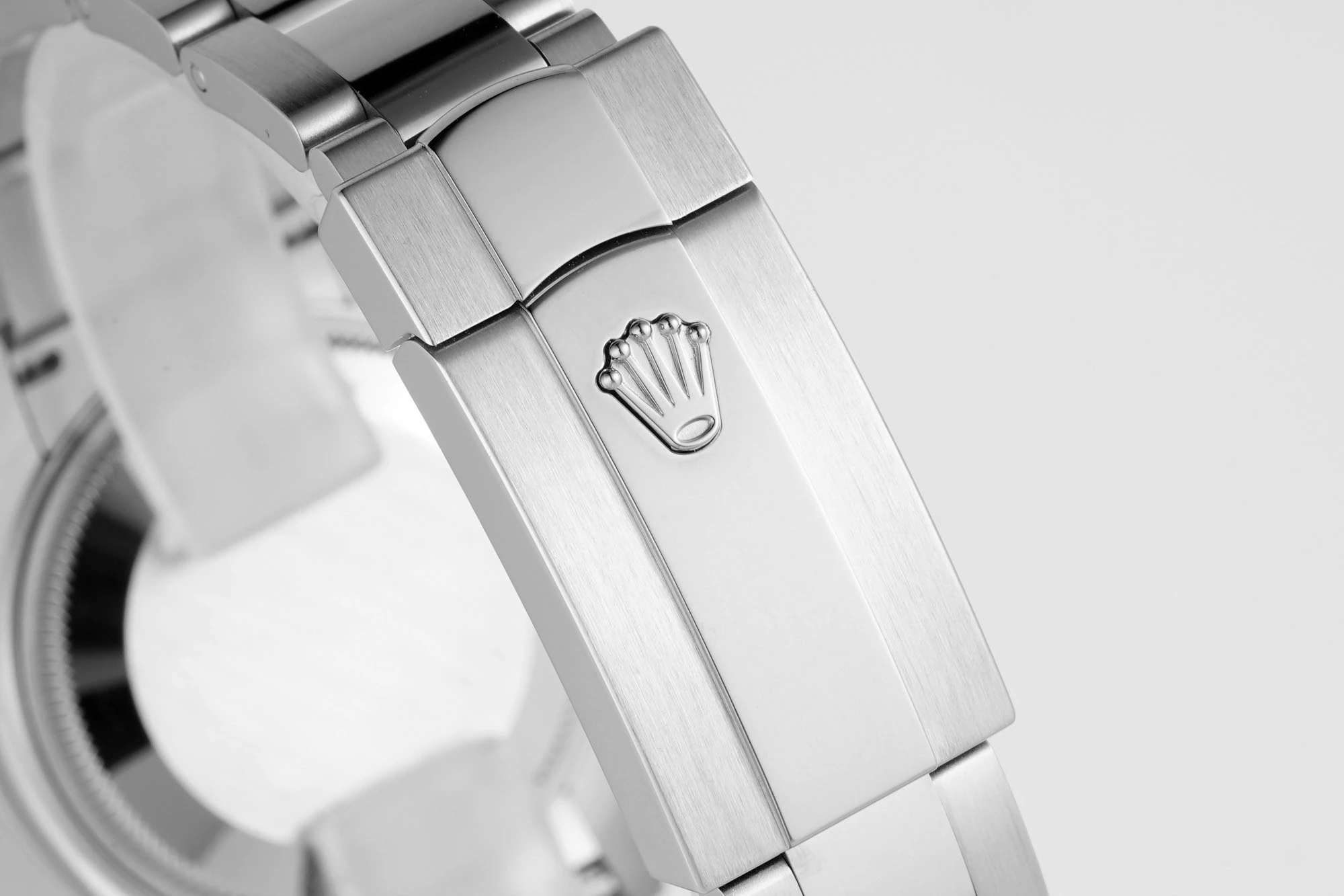 8f3e17b6a0acec4 AMO Watch