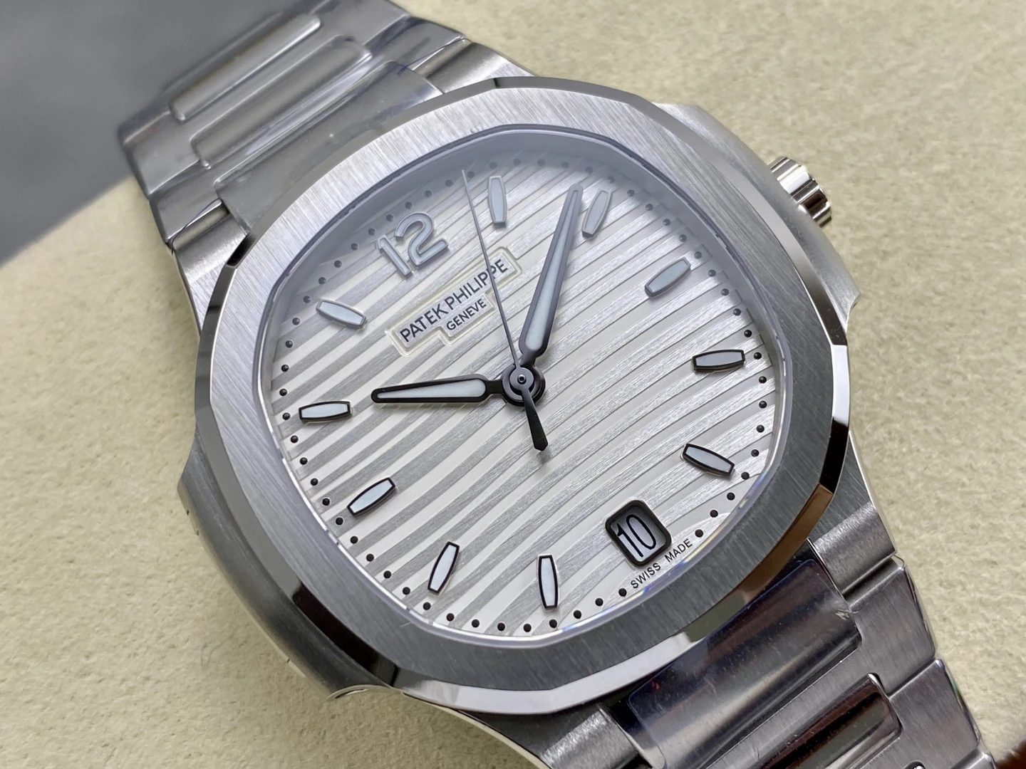 PP Nautilus 7118 Ladies DDF 1:1 Best Edition White Dial on SS Bracelet A324 Super Clone 54 9194a9e1334e46b AMO Watch