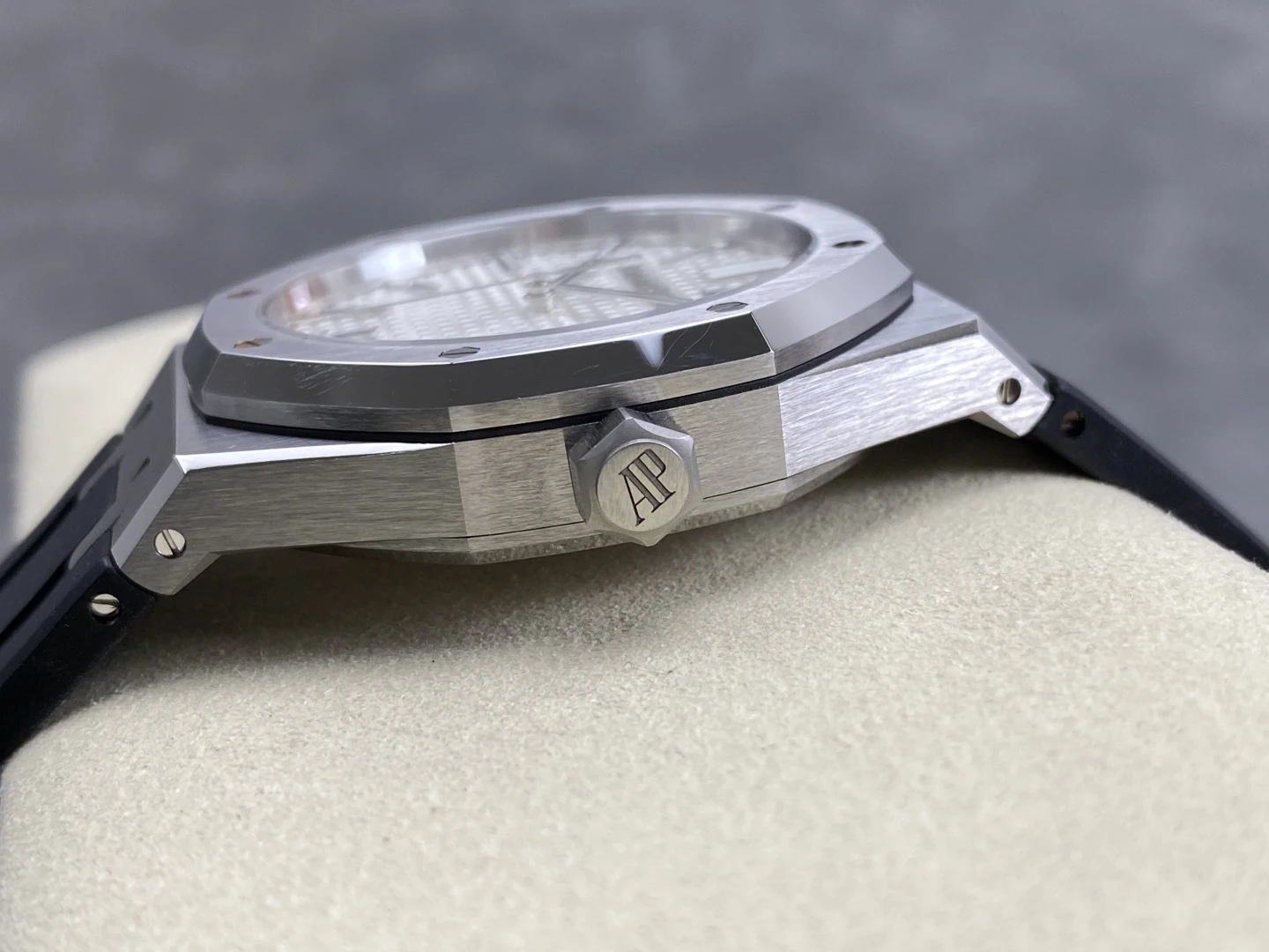 AP Royal Oak 41mm 15510ST SS DDF 1:1 Best Edition White Dial on Black Rubber Strap SA4302 Super Clone 33 952d1c67097f63f AMO Watch