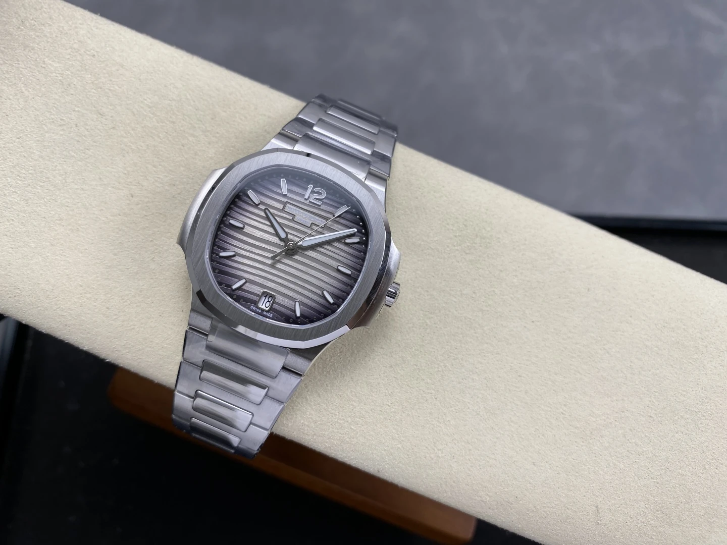 PP Nautilus 7118 Ladies DDF 1:1 Best Edition Gray Dial on SS Bracelet A324 Super Clone 30 95a79e8f155d4b5 AMO Watch