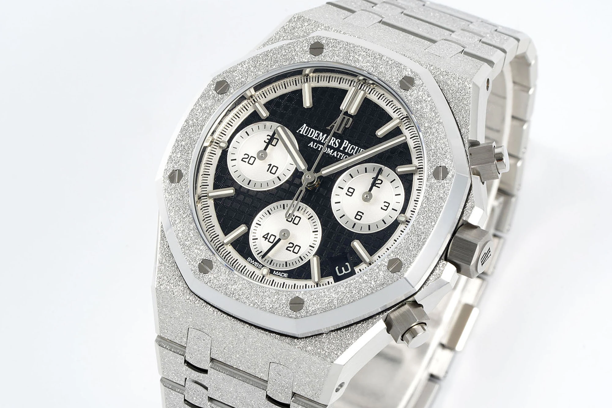 985e21284e90212 AMO Watch