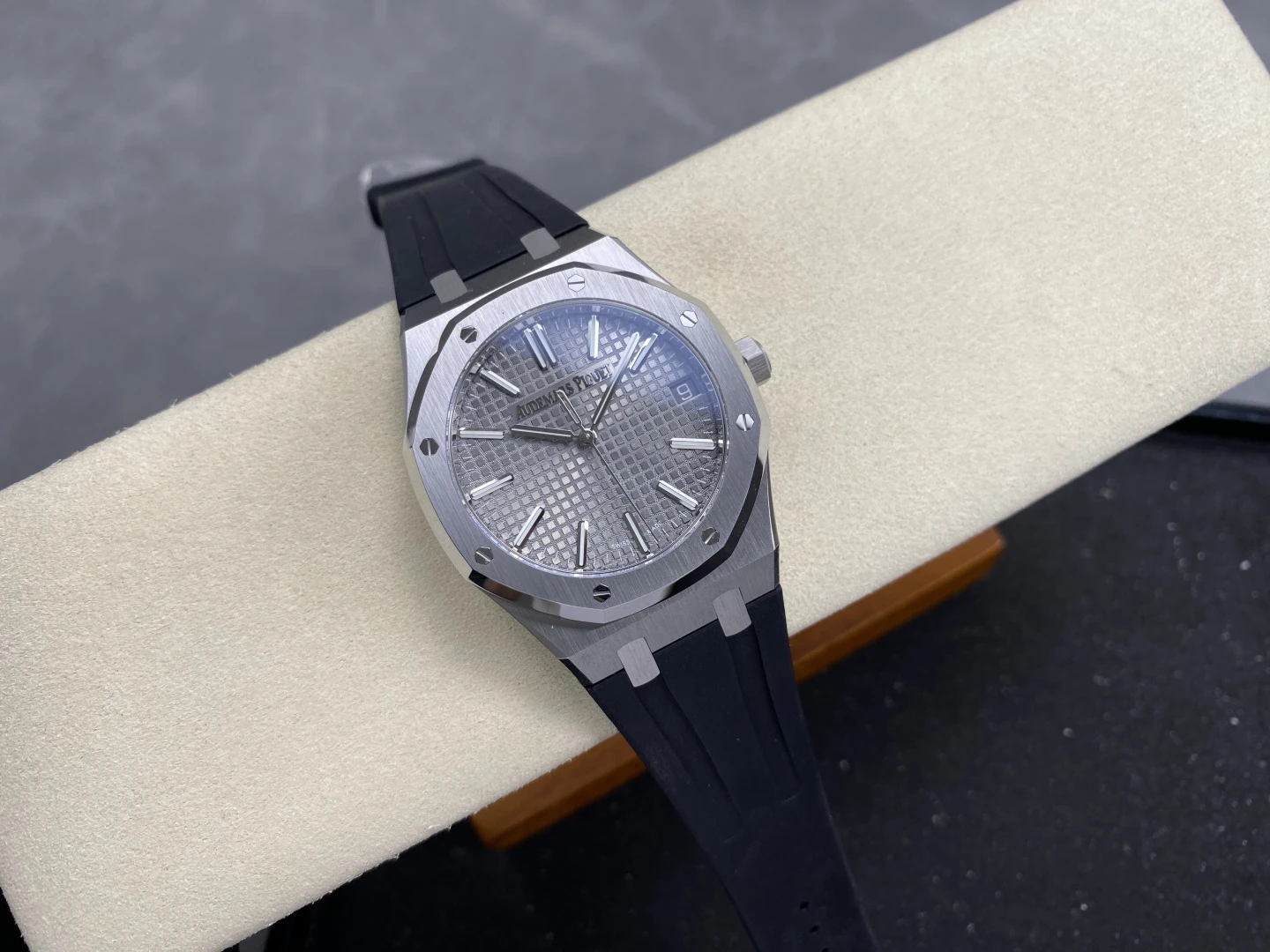 AP Royal Oak 41mm 15510ST SS DDF 1:1 Best Edition Silver Dial on Black Rubber Strap SA4302 Super Clone 32 9b5bc3eb629da02 AMO Watch