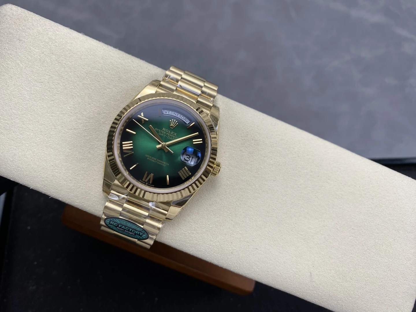 Rolex Day Date 40 YG 228238 RCF 1:1 Best Edition Green Roman Dial on President Bracelet VR3255 (211g) 31 9d49ece9aa1968f AMO Watch
