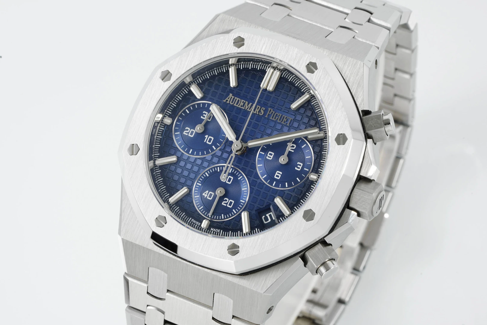 AP Royal Oak Chrono 26240BC SS DDF 1:1 Best Edition Blue Dial on SS Bracelet DD4401 Super Clone 21 a1dc227869a61f0 AMO Watch