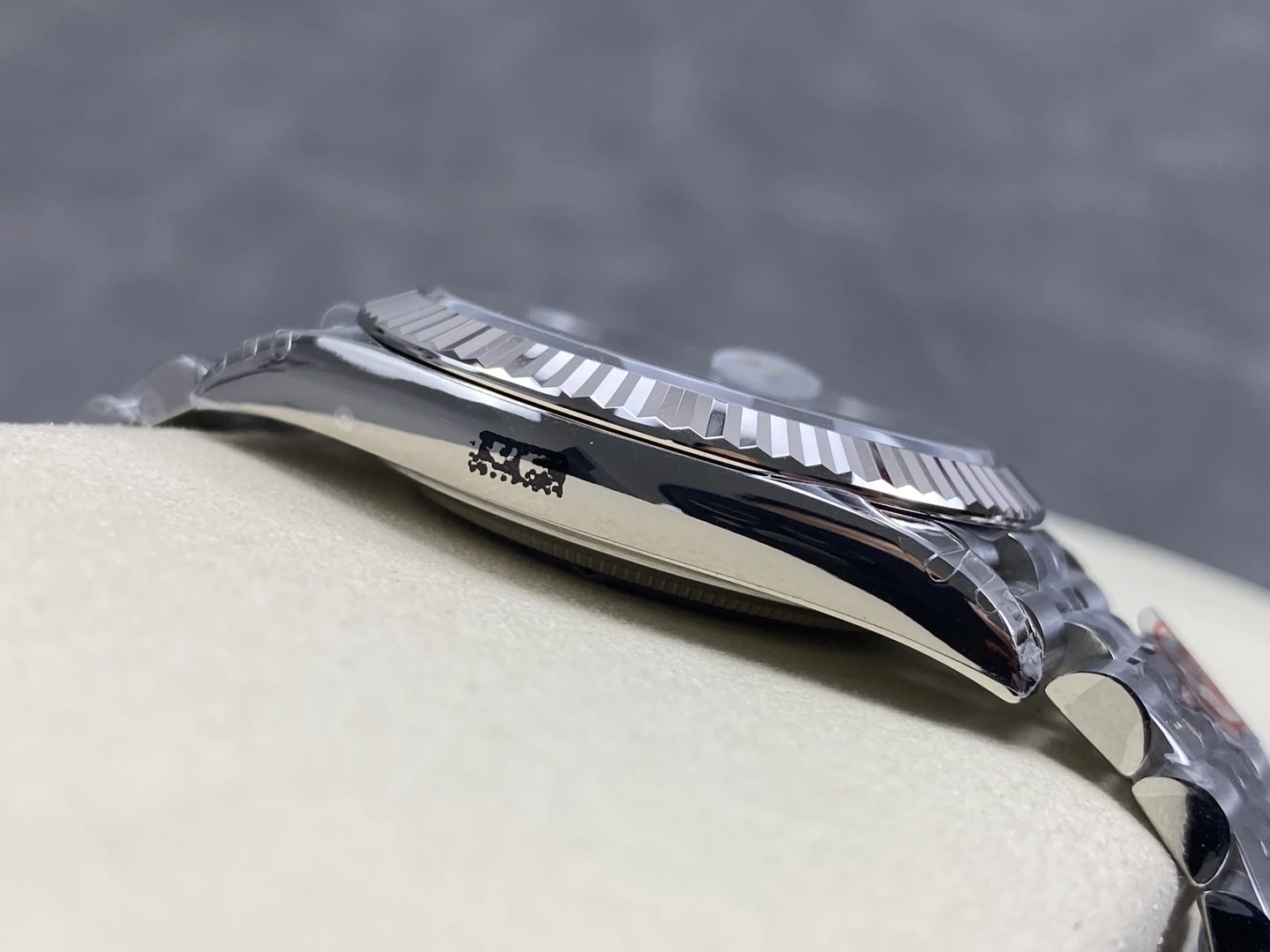 a320c5e0e834c8c AMO Watch