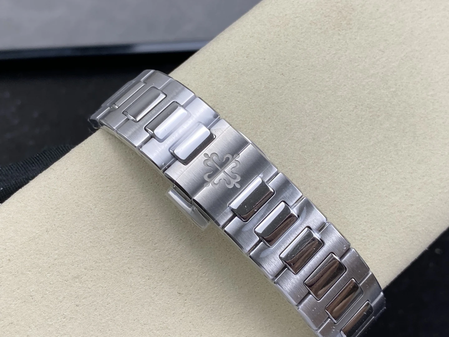 PP Nautilus 7118 Ladies DDF 1:1 Best Edition Gray Dial on SS Bracelet A324 Super Clone 38 a7595b95050ae98 AMO Watch