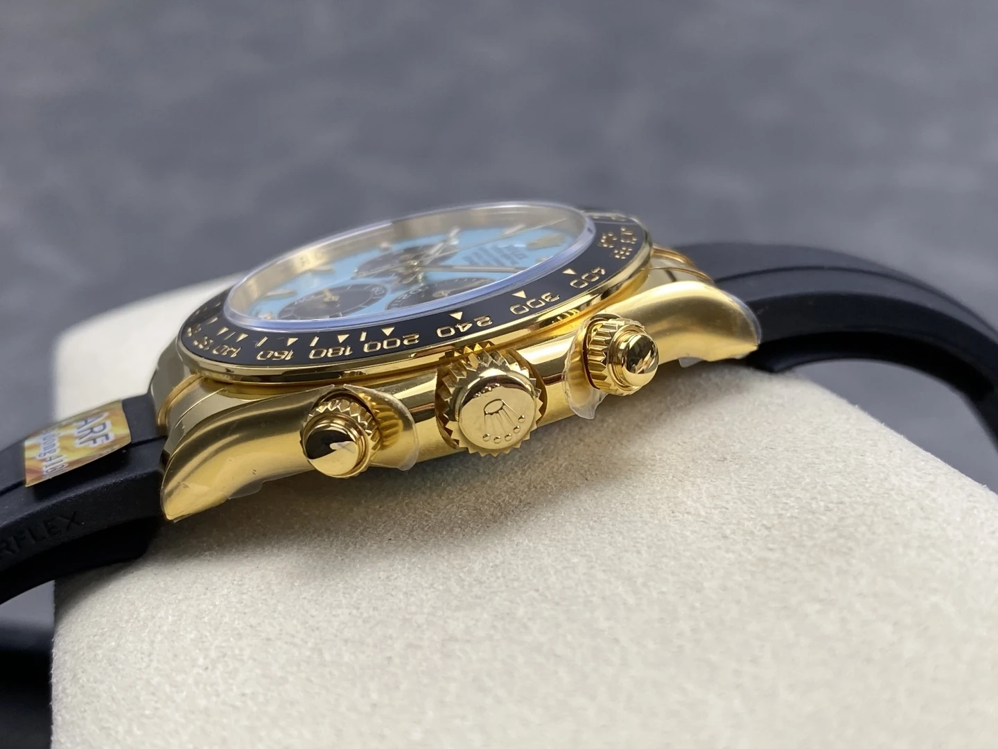 aa54ec9c4538a62 AMO Watch