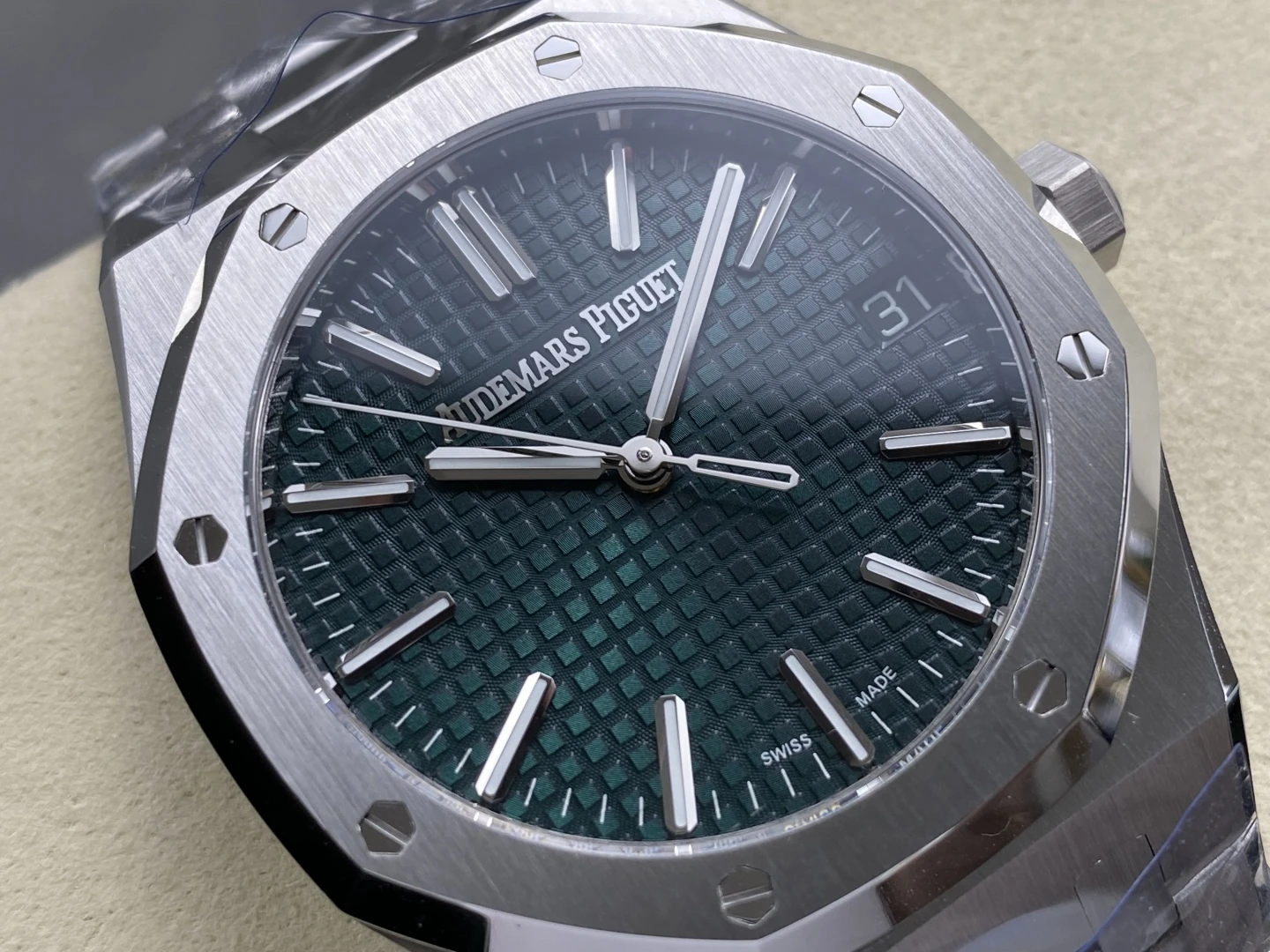 AP Royal Oak 15510 SS TOP 1:1 Best Edition Green Dial on SS Bracelet SA4302 Super Clone 28 ab290258b695b1d AMO Watch