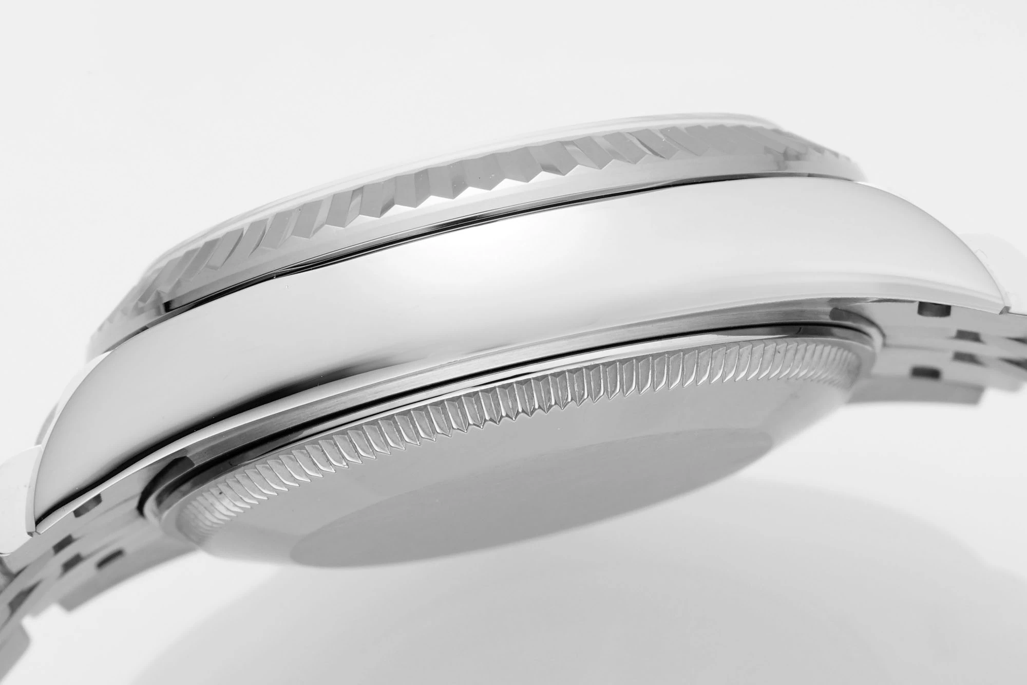 b65e5fe35df17d4 AMO Watch