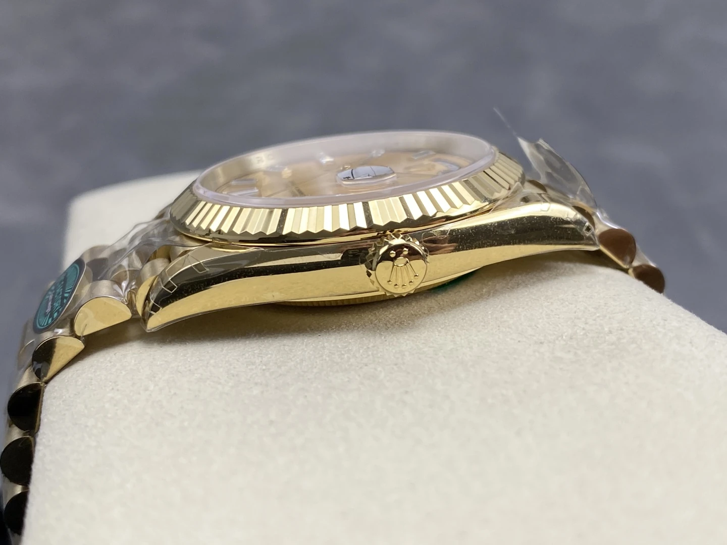 Rolex Day Date 40 YG 228238 RCF 1:1 Best Edition YG Dial on President Bracelet VR3255 (211g) 27 b8d424c779aaf00 AMO Watch