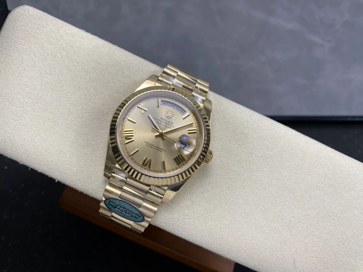 b97ff774743a820 AMO Watch