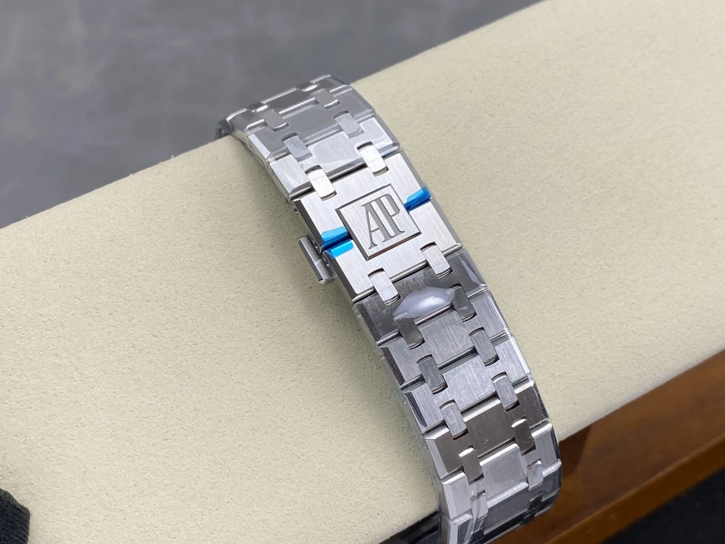 ba4a16d36370d5c AMO Watch