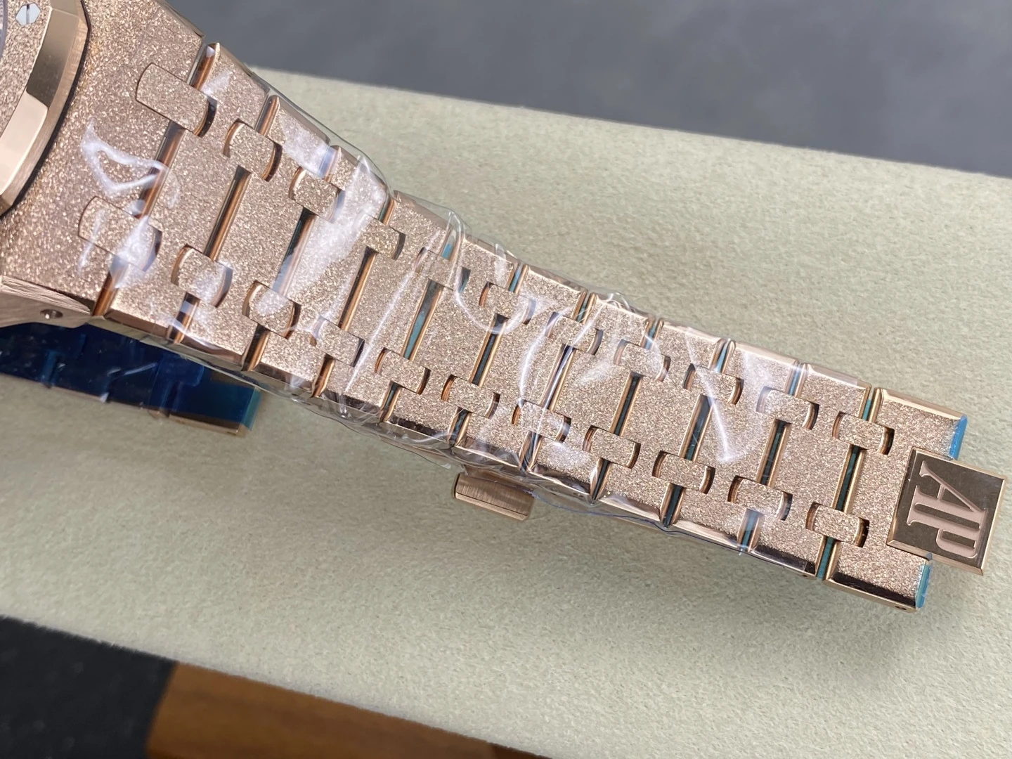 Royal Oak Chrono 26240 Frosted RG DDF 1:1 Best Edition Blue Dial on RG Bracelet DD4401 Super Clone 37 bb8356abffabbe2 AMO Watch