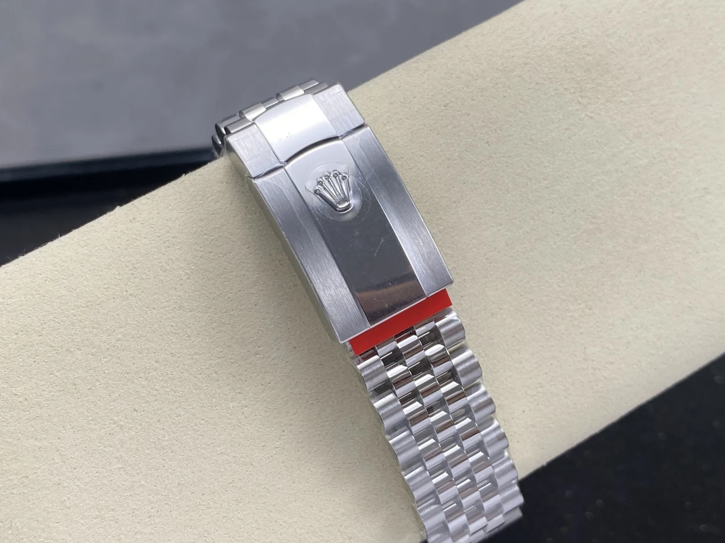 c0a39a2ed733910 AMO Watch