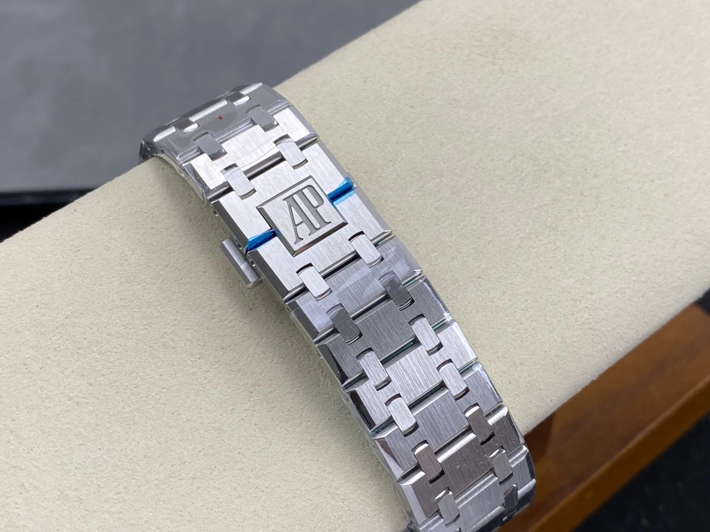 AP Royal Oak 15510 SS TOP 1:1 Best Edition Green Dial on SS Bracelet SA4302 Super Clone 33 c95e577fb950e41 AMO Watch