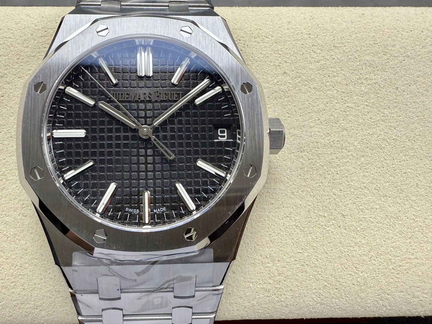 cc7fe13dda4cd29 AMO Watch