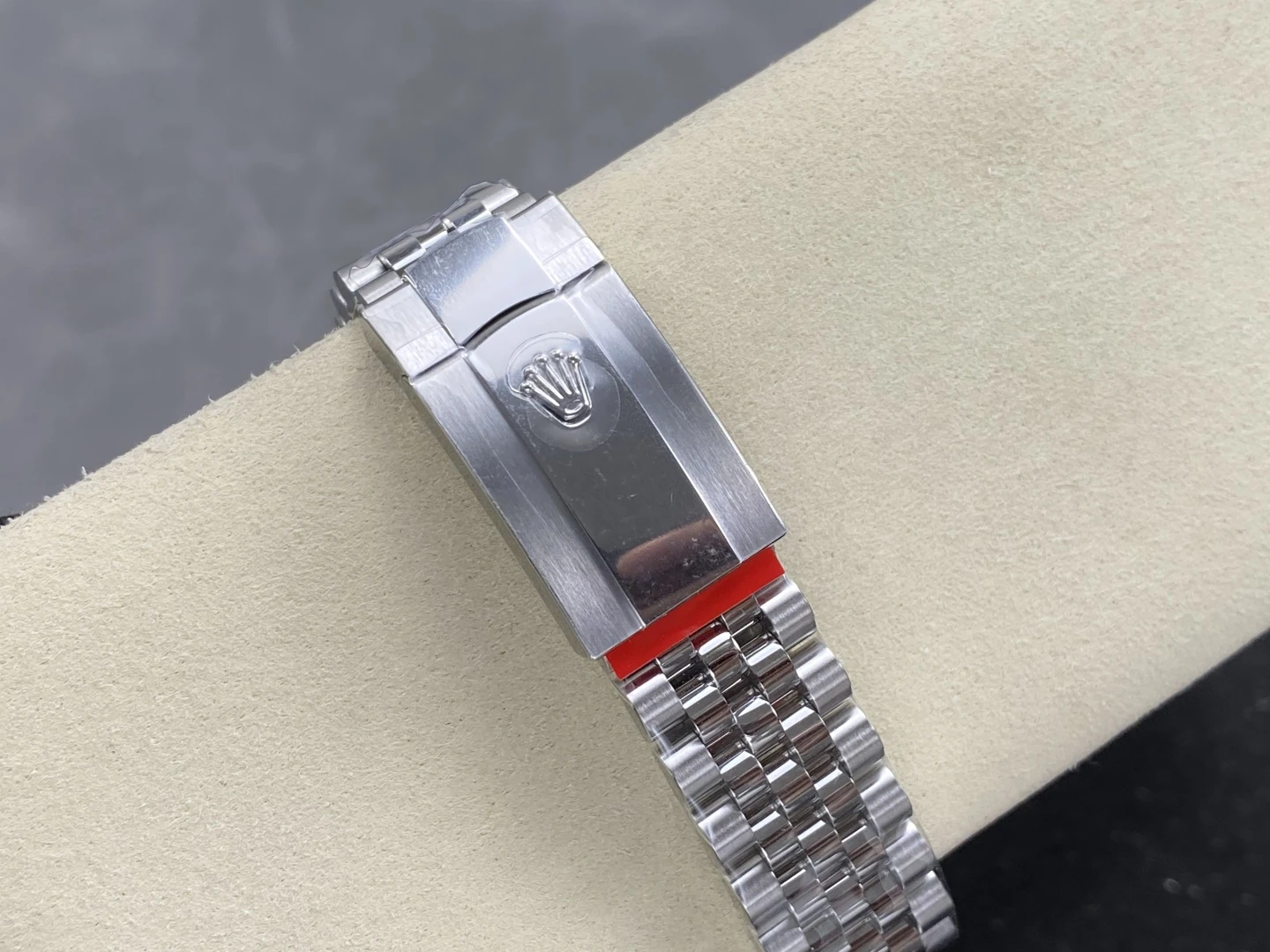 d1546c07da5db4a AMO Watch