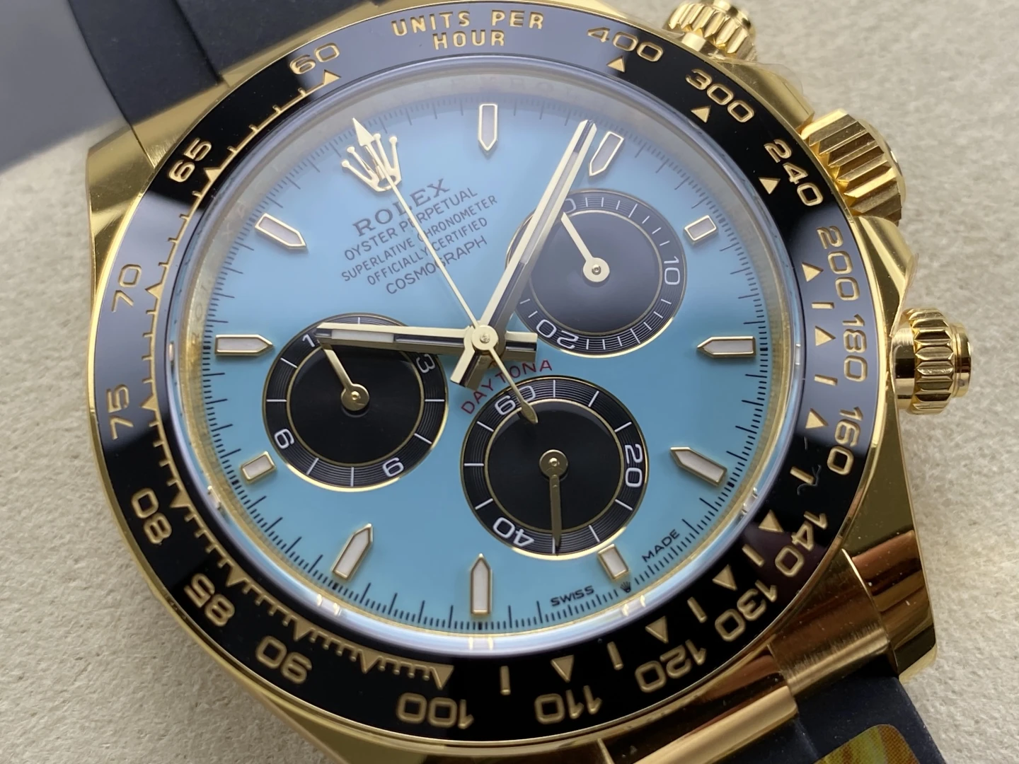 d4acf232d50f50f AMO Watch