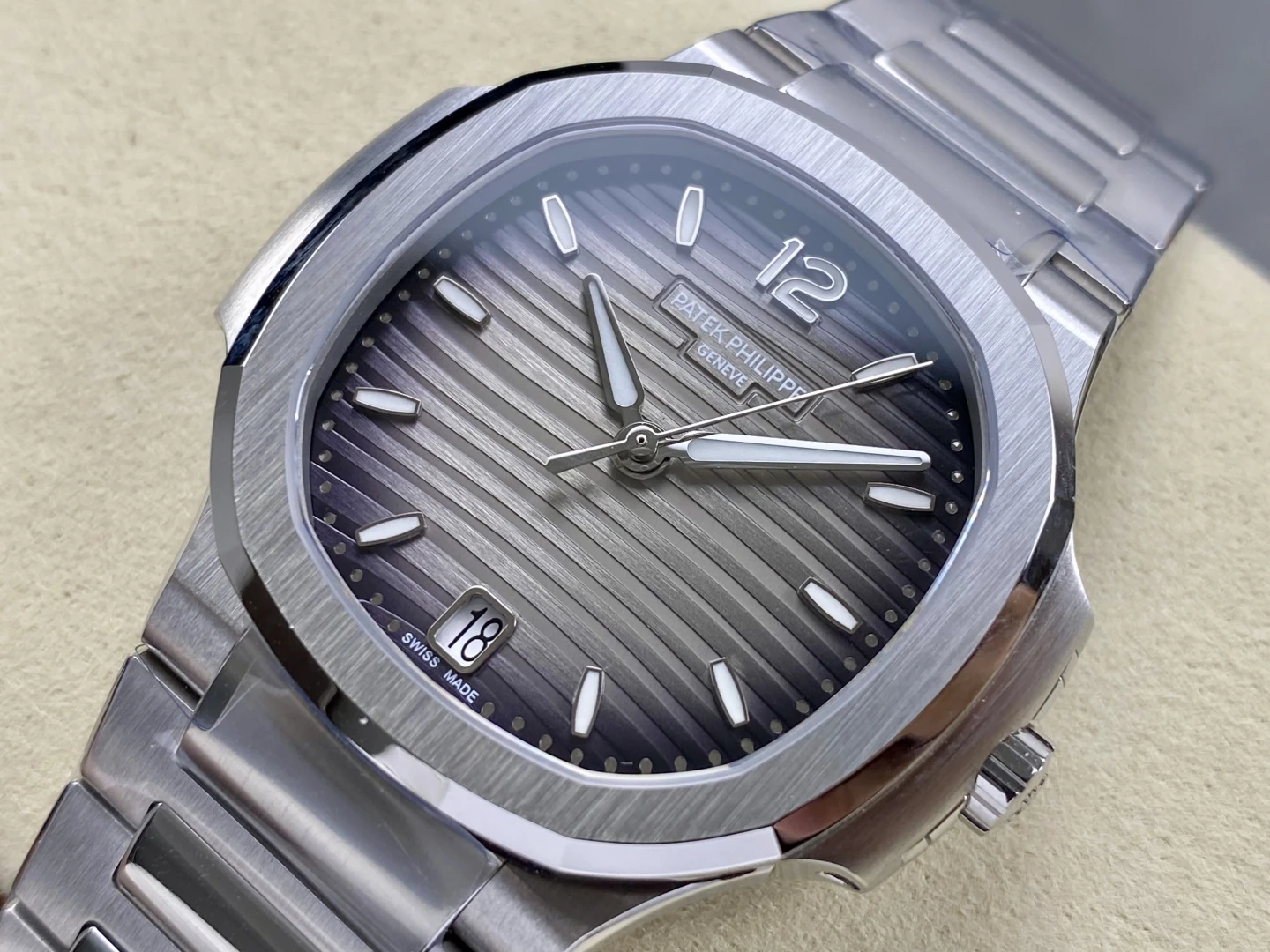 PP Nautilus 7118 Ladies DDF 1:1 Best Edition Gray Dial on SS Bracelet A324 Super Clone 32 dfb0194e6a0e830 AMO Watch