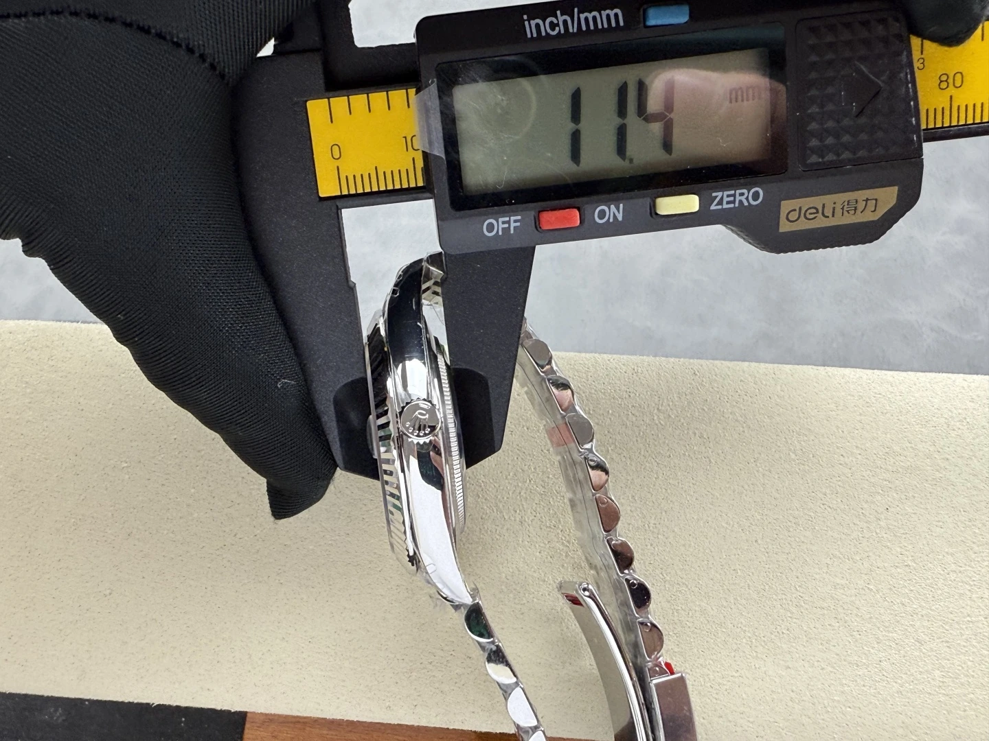 dffe93ac81c4916 AMO Watch