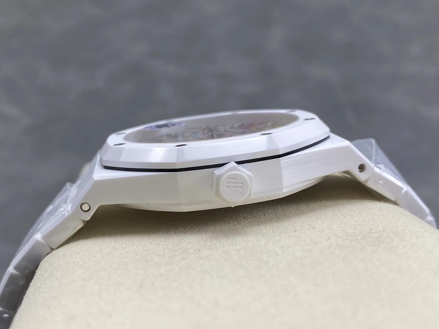 e604b039d8d7d58 AMO Watch