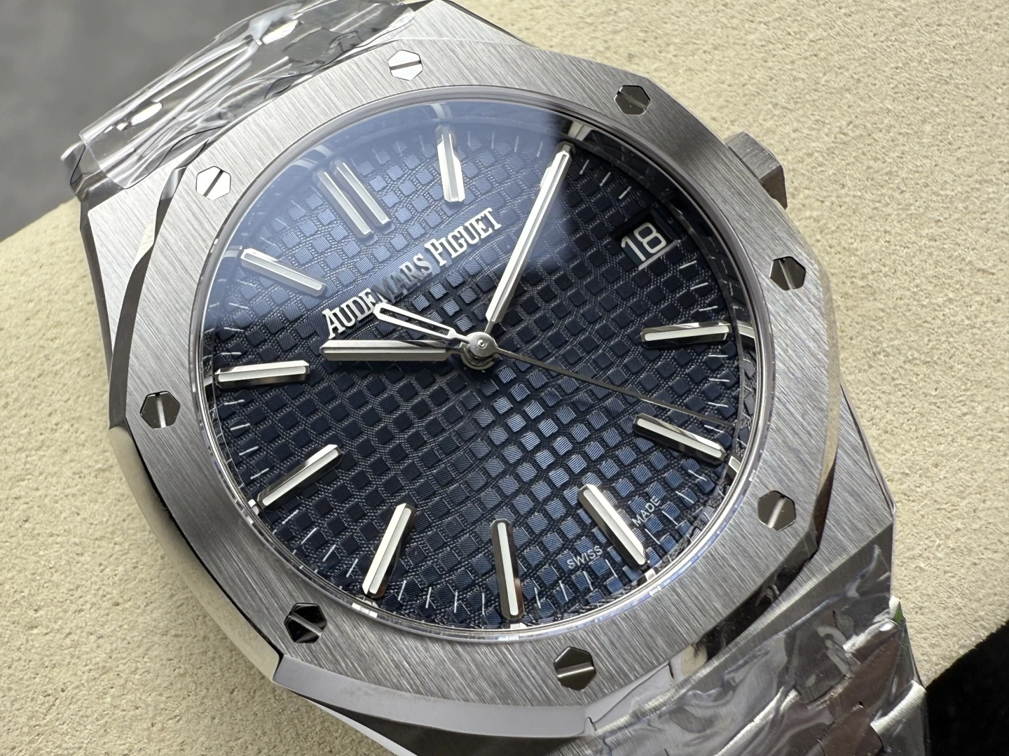 eea312edbd08df4 AMO Watch