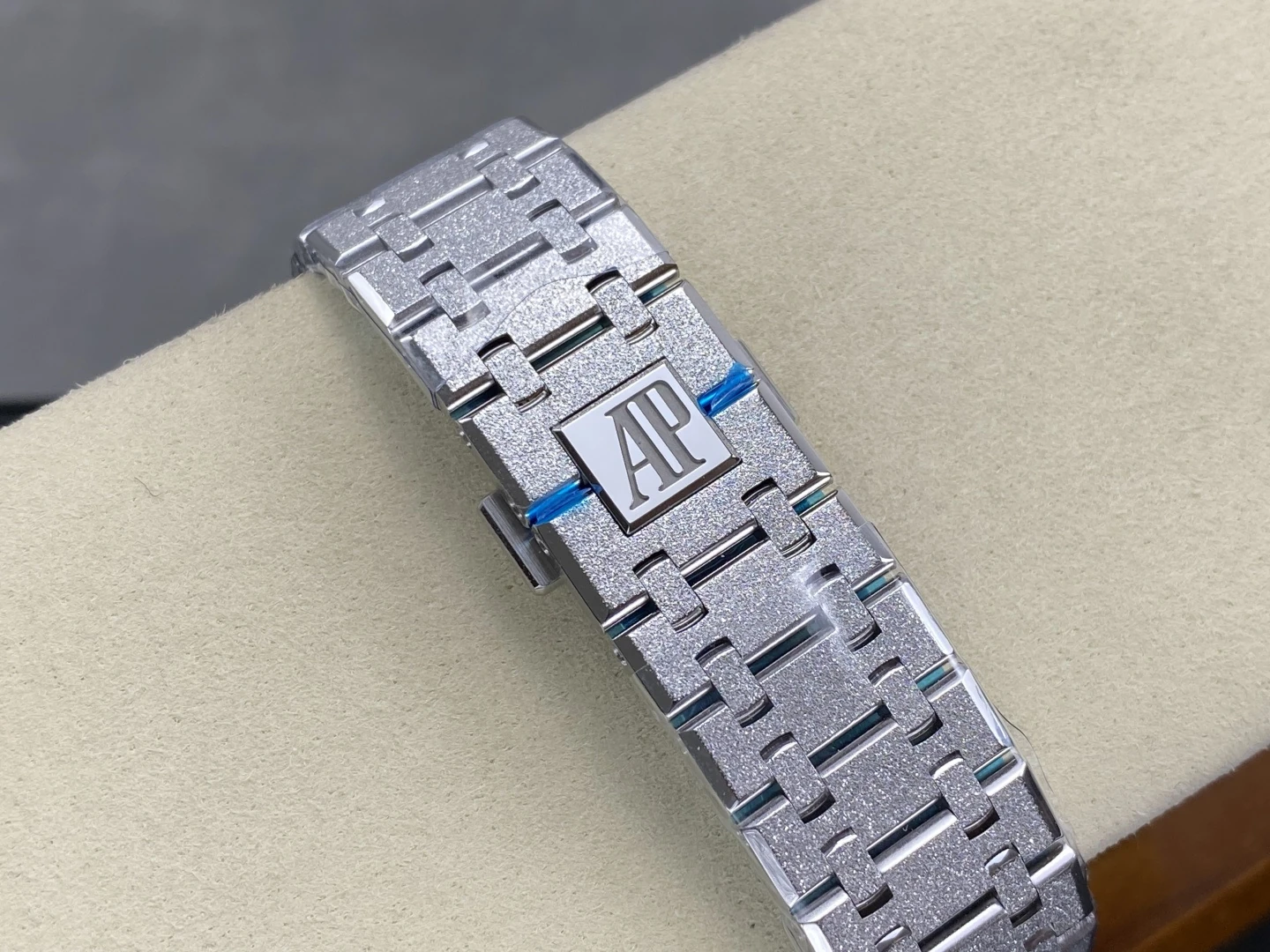 Royal Oak Chrono 26240 Frosted SS DDF 1:1 Best Edition Ice Blue Dial on SS Bracelet DD4401 Super Clone 37 ef3e20dca16a46f 1 AMO Watch