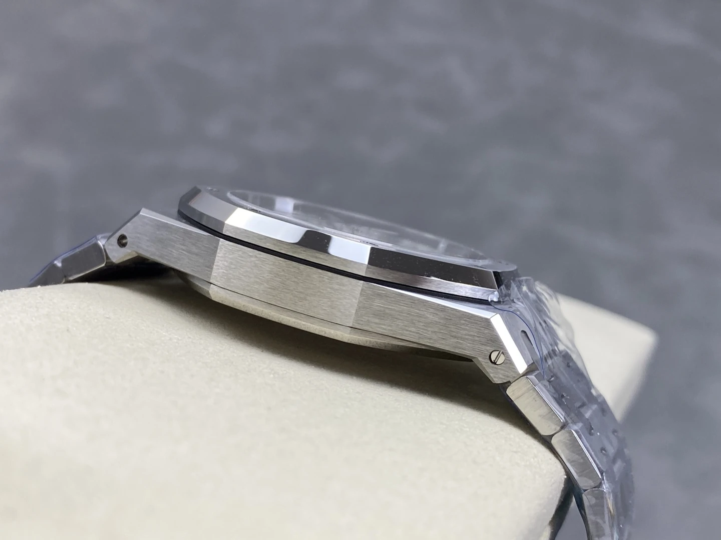 f0daabd9369e355 AMO Watch