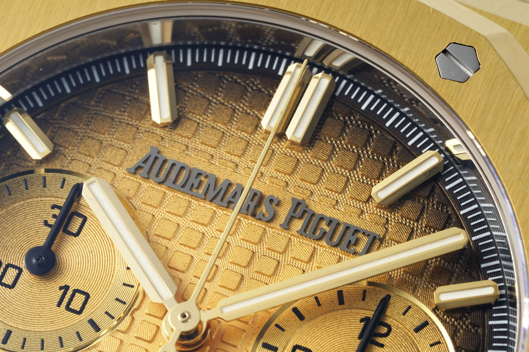 f408f4c1ae341b1 AMO Watch