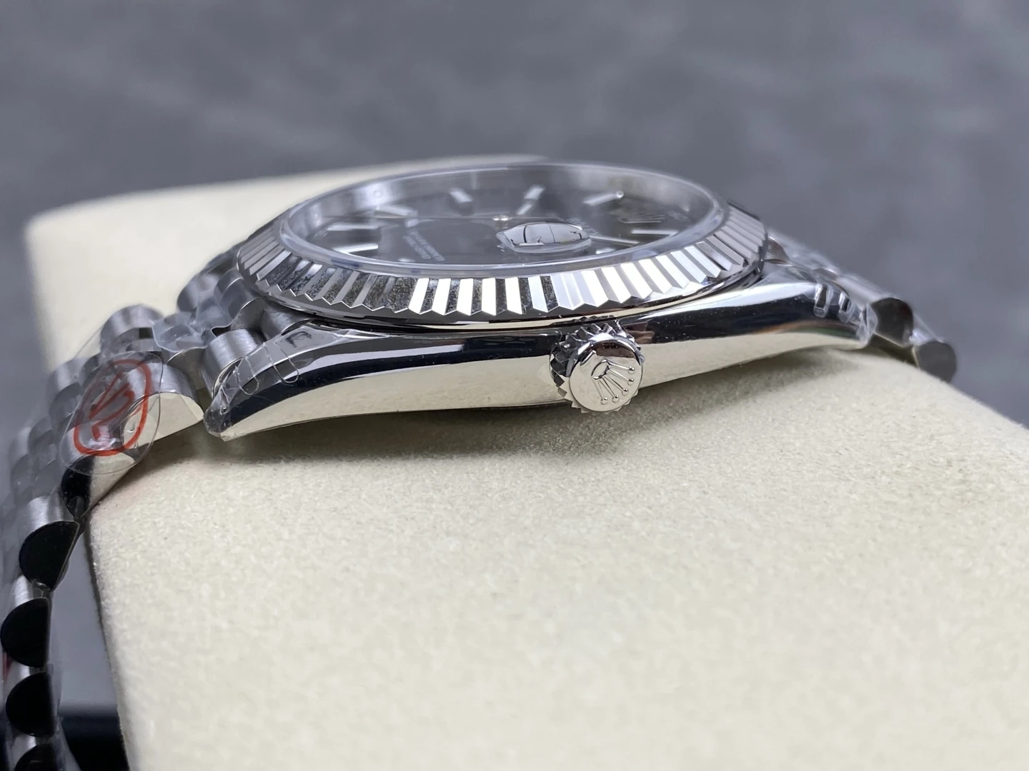 f90aab4c966d2db AMO Watch