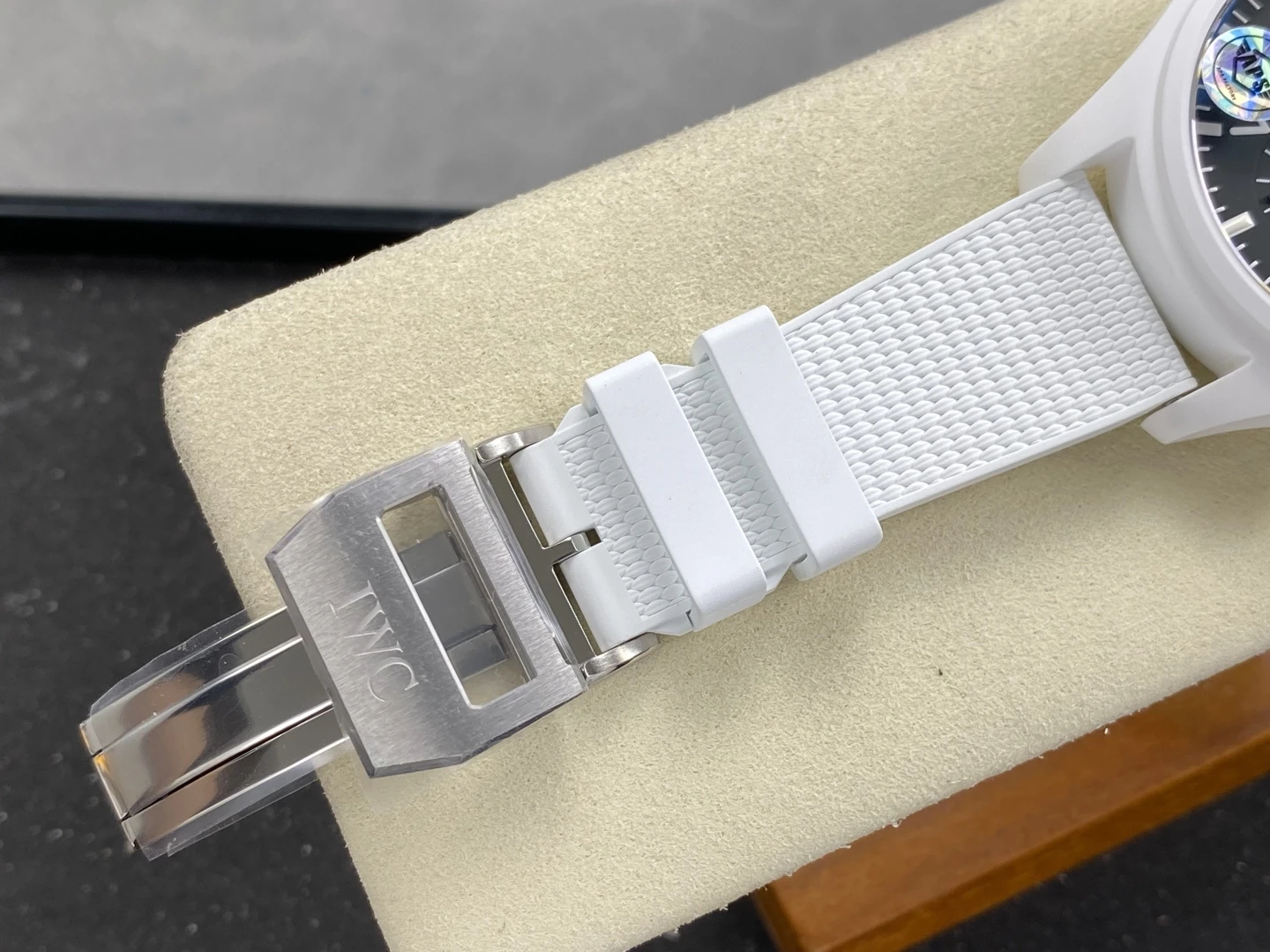 IWC Pilot Chrono IW389105 White Ceramic APSF 1:1 Best Edition Black Dial SA69385 Super Clone 37 04309149f5b0fbf AMO Watch