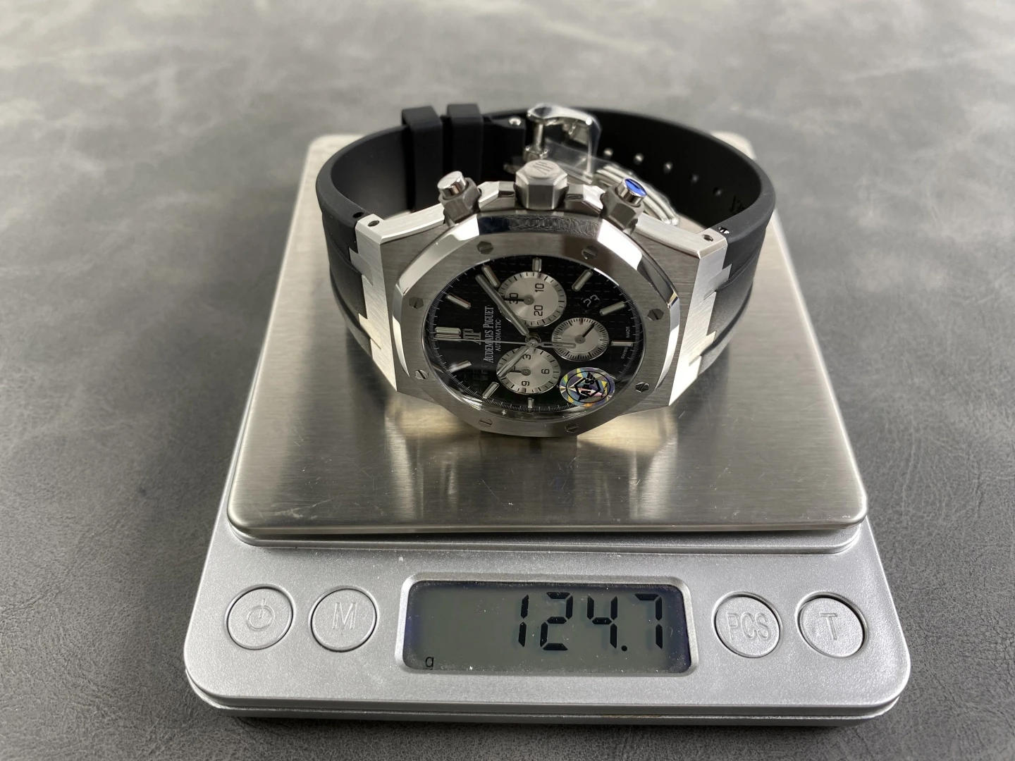 AP Royal Oak Chrono 26331 SS APSF 1:1 Best Edition Blue Dial on Blue Rubber Strap A2385 29 09e1b3ba3ff7b2e AMO Watch