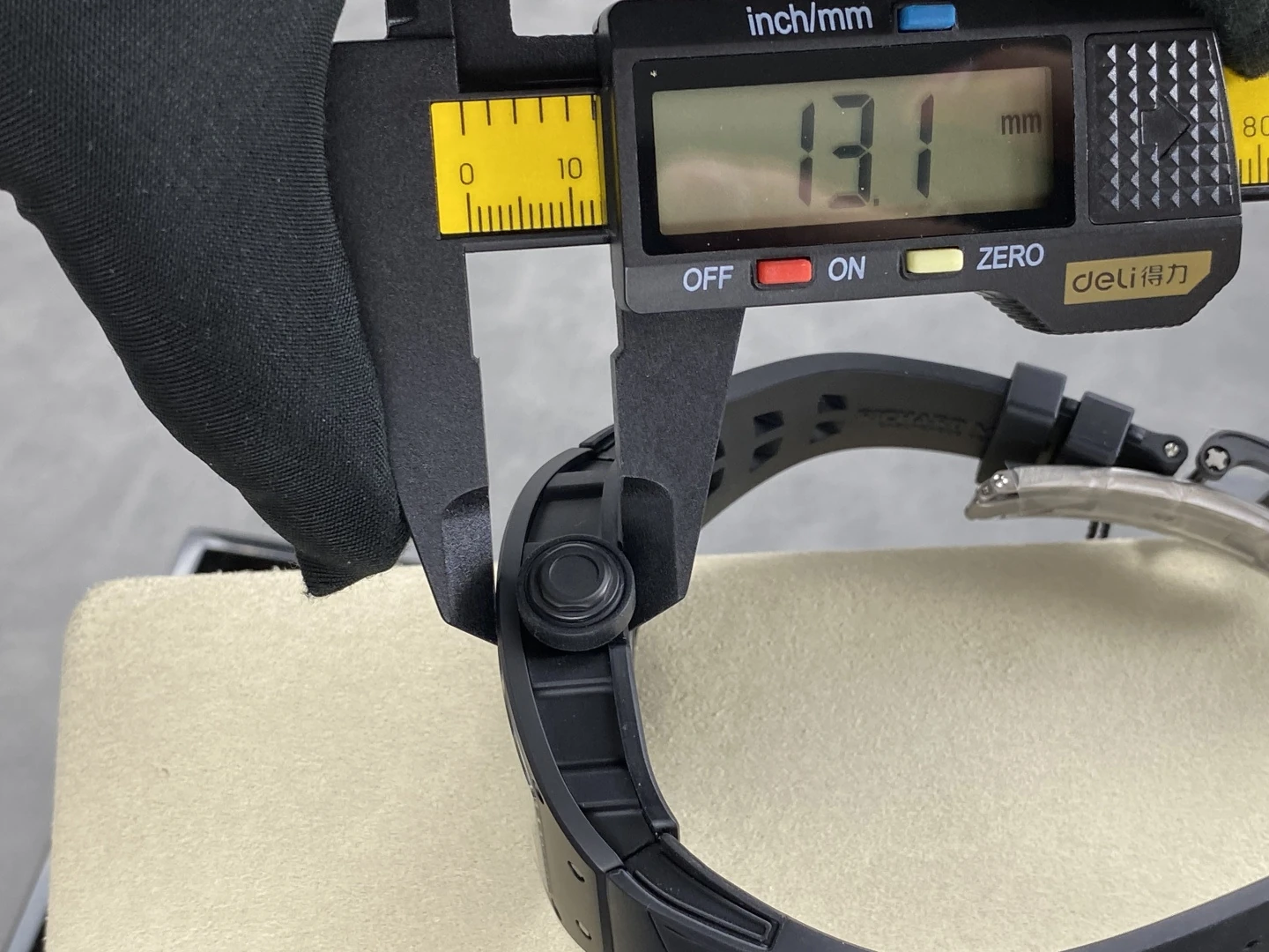 0ead9ede7bab0d2 AMO Watch