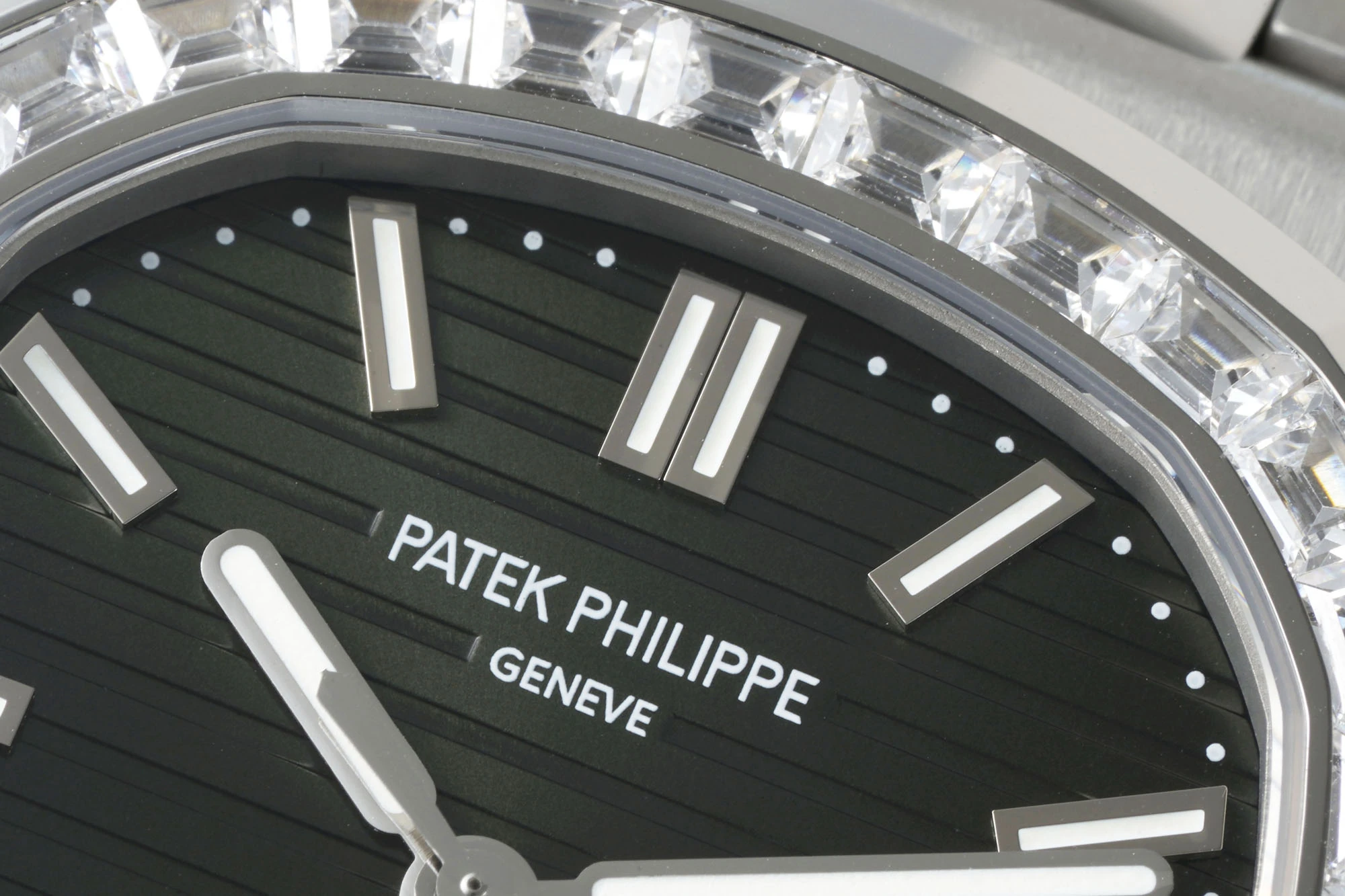 PP Nautilus 5711 DDF 1:1 Best Edition Green Dial on Diamond bezel SS Bracelet DD330 Super Clone 23 11f227d46245d19 AMO Watch