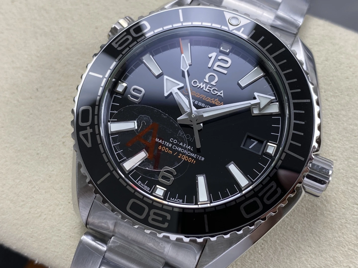 OMEGA Seamaster 39.5mm VSF 1:1 Best Edition Black Dial on SS Bracelet VS8800 Super Clone V4 35 15ec7943ba8e7d5 AMO Watch