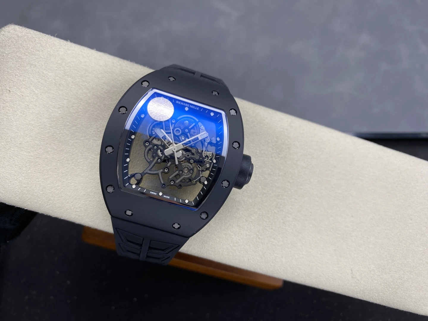 1c508ac7a91ee89 AMO Watch