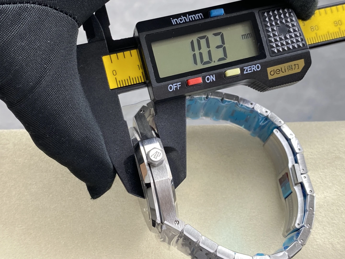 AP Royal Oak 41mm 15500 SS VSF1:1 Best Edition Blue Textured Dial on SS Bracelet A4302 Super Clone 35 46fd042e59b40aa AMO Watch