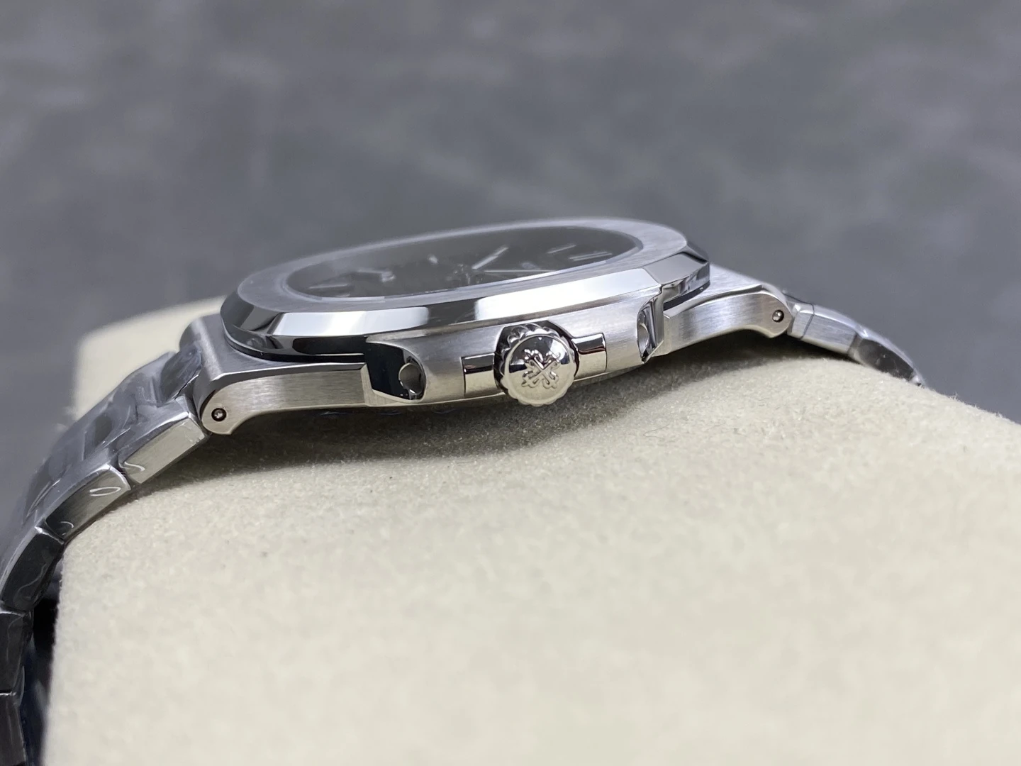 PP Nautilus 5711 DDF 1:1 Best Edition Green Dial on SS Bracelet DD330 Super Clone 28 6ae15c1fcc8ffe9 AMO Watch