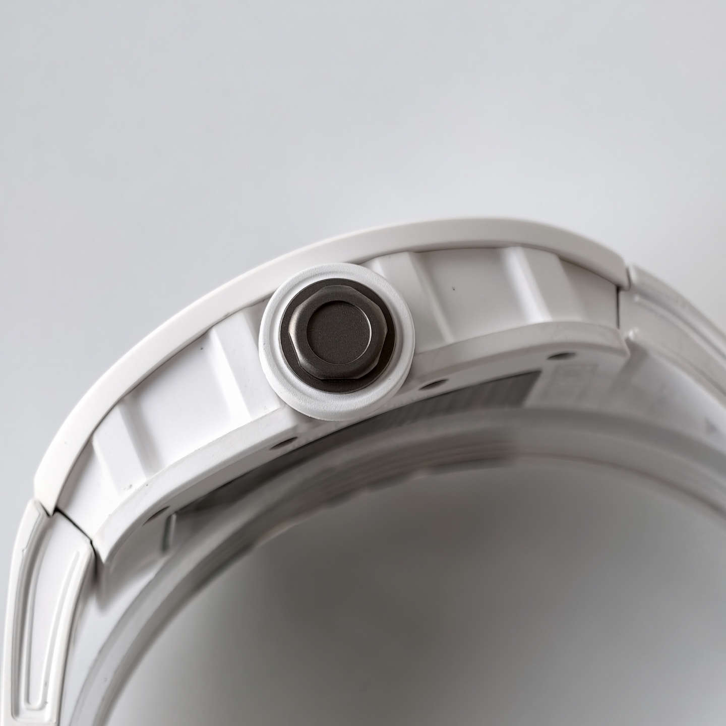 RM055 White Ceramic UMI 1:1 Best Edition on Shark Rubber Strap RMUL2 Free Sprung 24 880dad8ce98bc5b AMO Watch