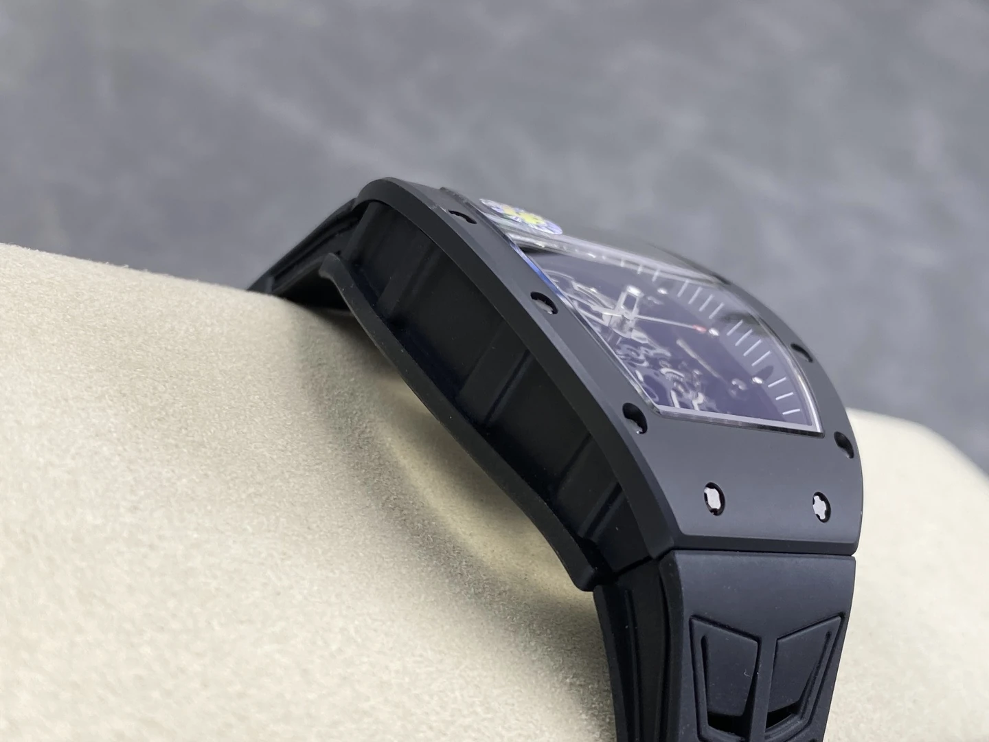 8d200c092d0c5d4 AMO Watch