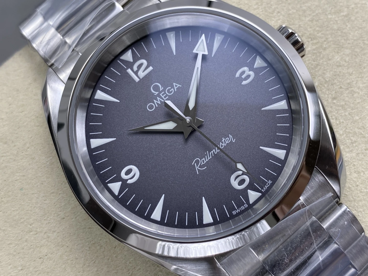 OMEGA Seamaster Heritage Railmaster VSF 1:1 Best Edition Gray Dial on SS Bracelet VS8806 Super Clone 31 8edecd5c813ae68 AMO Watch