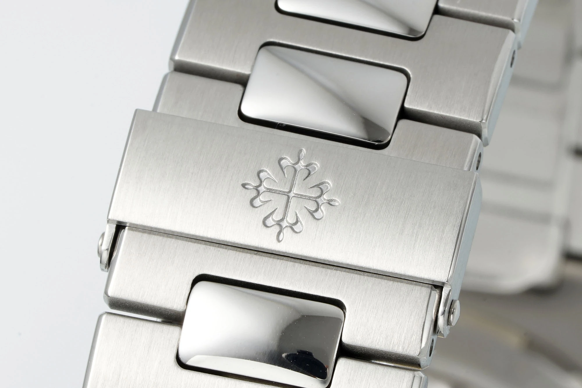 PP Nautilus 5711 DDF 1:1 Best Edition Green Dial on Diamond bezel SS Bracelet DD330 Super Clone 27 bfaa091fbb98dcc AMO Watch