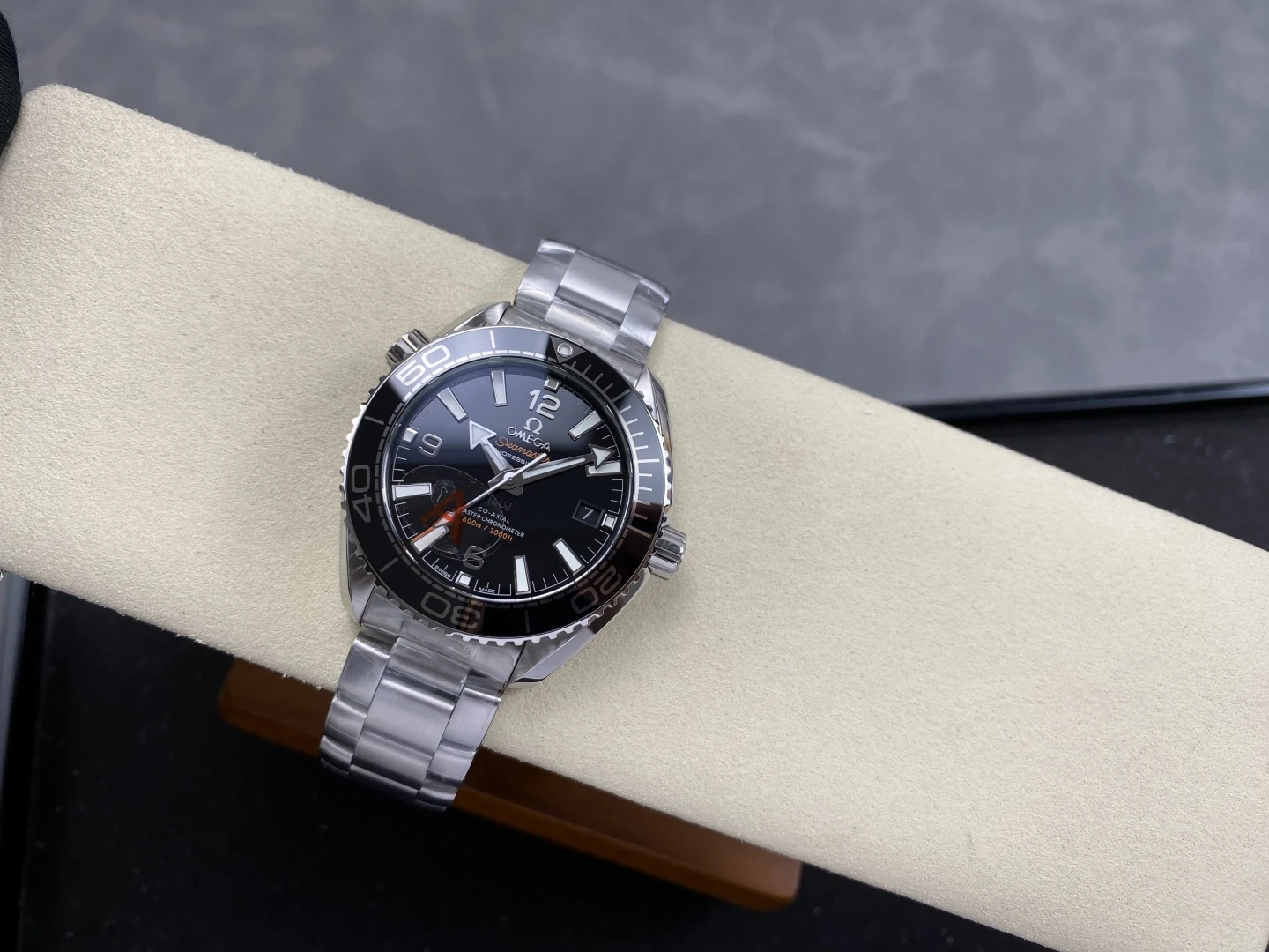 OMEGA Seamaster 39.5mm VSF 1:1 Best Edition Black Dial on SS Bracelet VS8800 Super Clone V4 33 de8895e96d7a223 AMO Watch