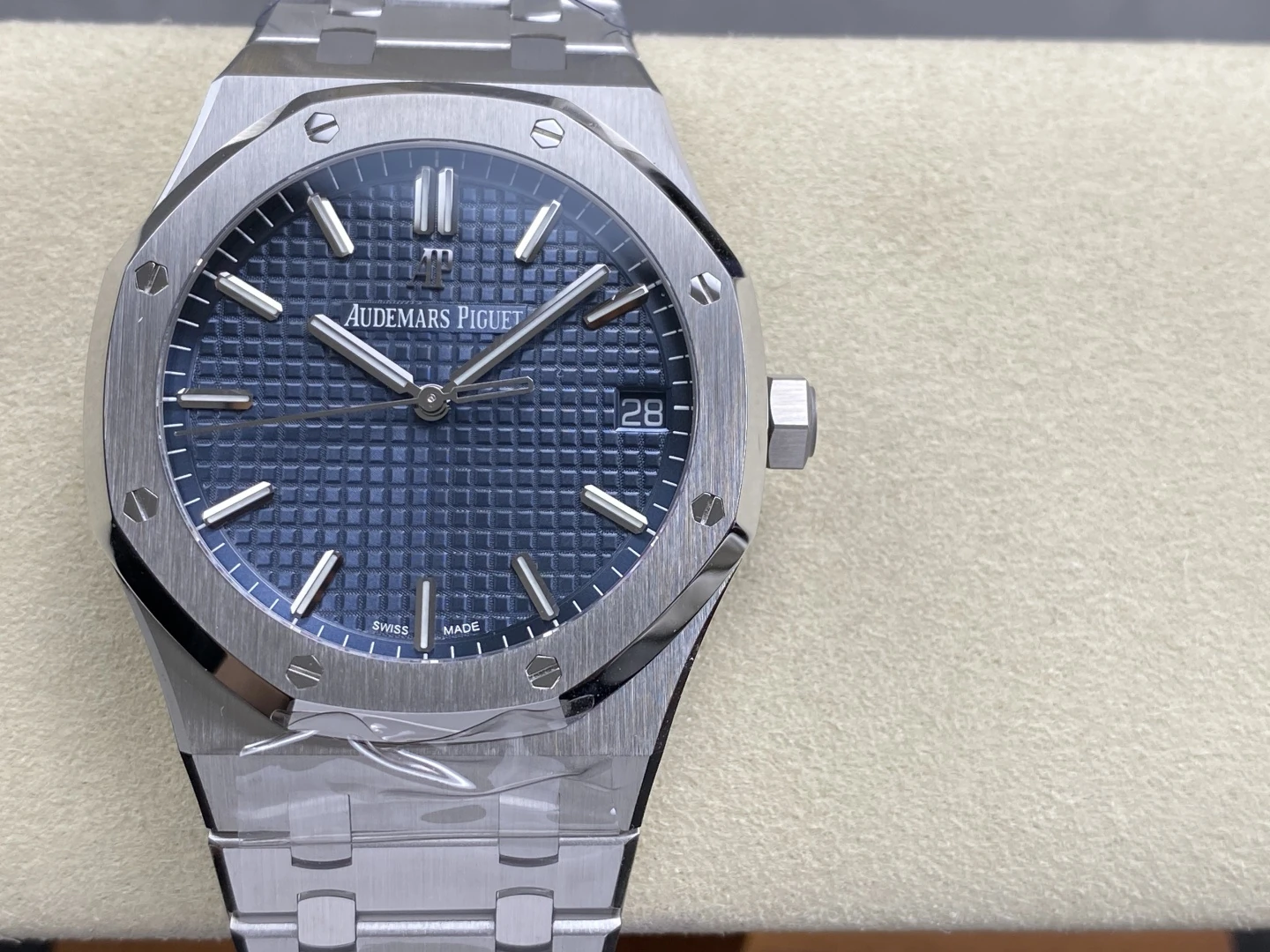 AP Royal Oak 41mm 15500 SS VSF1:1 Best Edition Blue Textured Dial on SS Bracelet A4302 Super Clone 25 e7e4512bbf5a4d1 AMO Watch