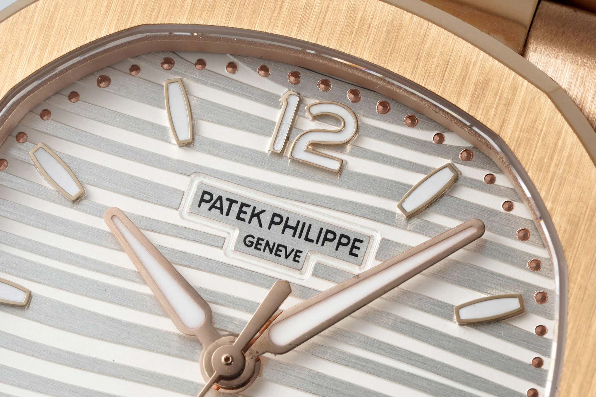 PP Nautilus 7118 RG Ladies DDF 1:1 Best Edition Silver Dial on RG Bracelet DD324 Super Clone 23 034a13a699a65dc AMO Watch