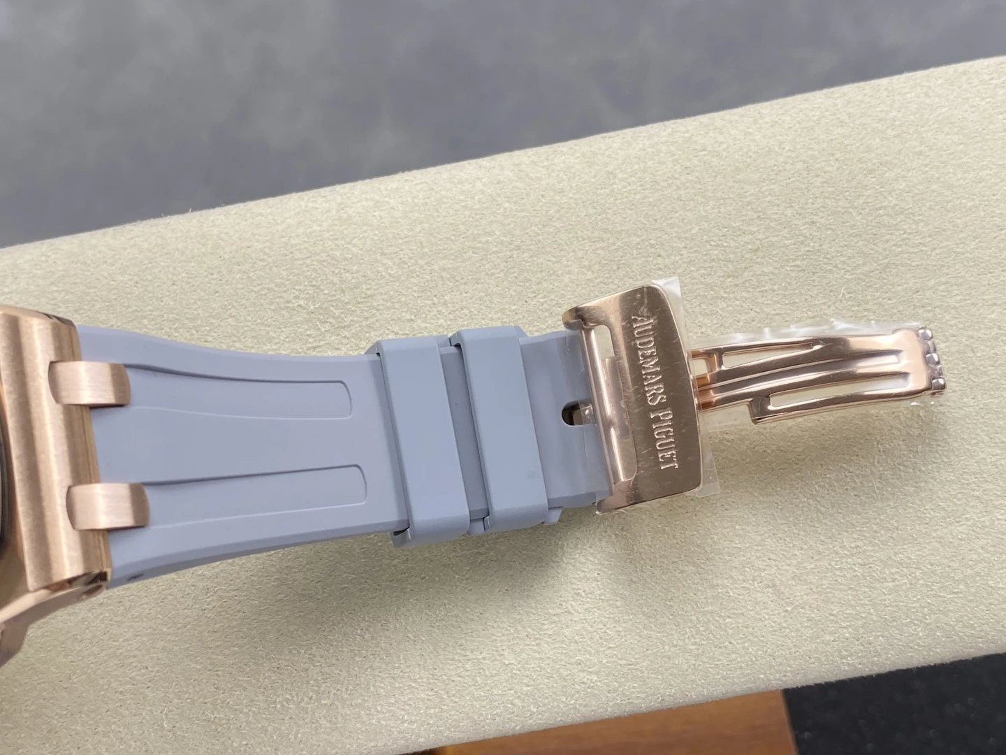 AP Royal Oak Chrono 26231 RG APSF 1:1 Best Edition White Dial on Gray Rubber Strap A2385 45 619626d91c8d509 阿默表行AmoWatch