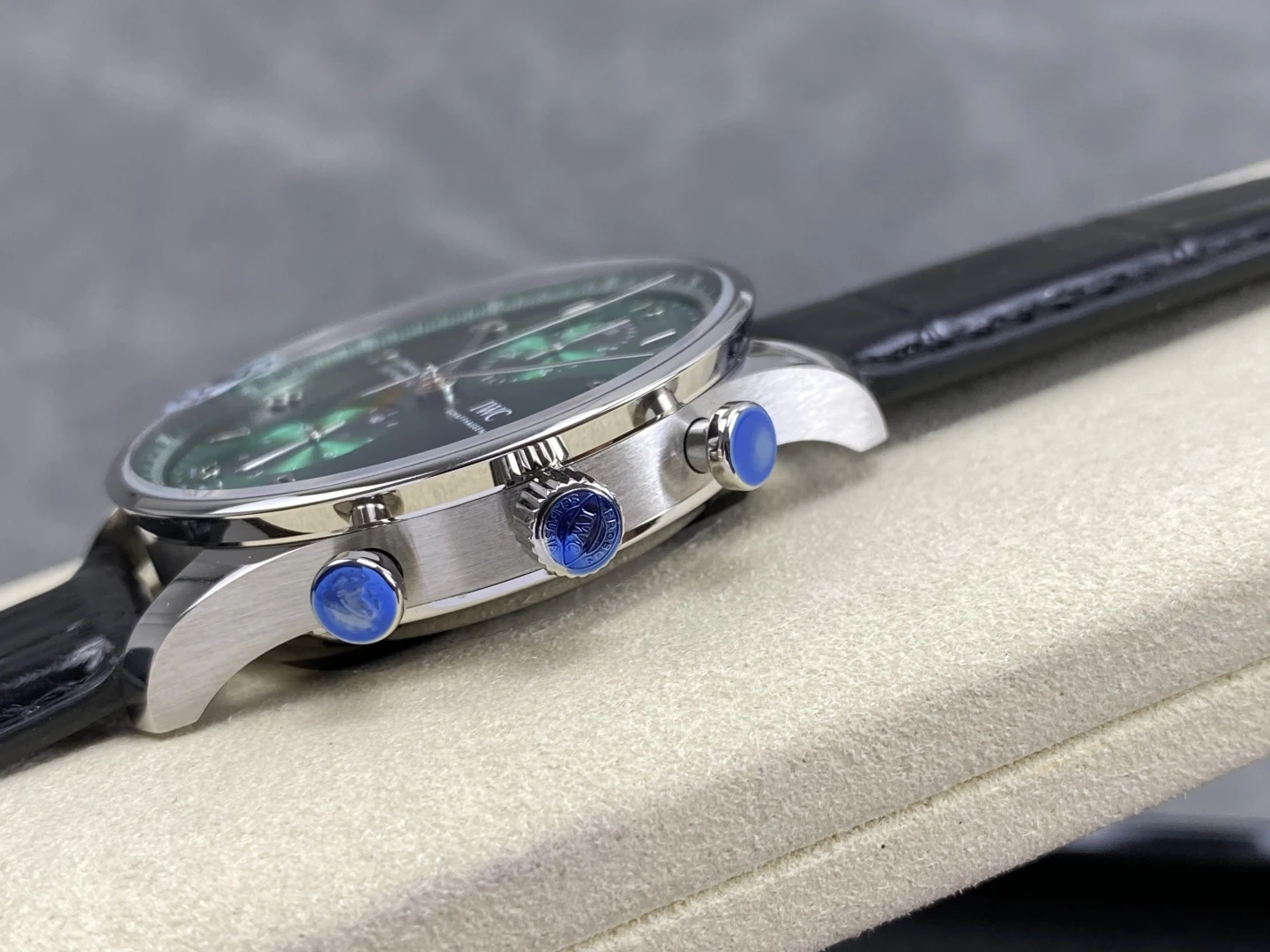 IWC Portuguese Chrono IW371615 SS APSF 1:1 Best Edition Green Dial on Black Leather Strap SA69385 Super Clone 27 865407c4cb39868 2 AMO Watch