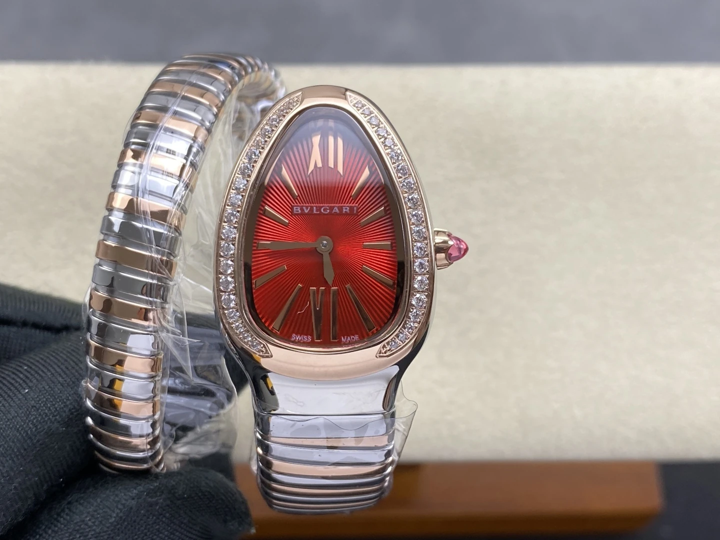 BVLGARI Serpenti SS/RG BVF 1:1 Best Edition Red Dial on SS/RG Bracelet ETA Quartz 20 86fa0a31cdf8a85 AMO Watch