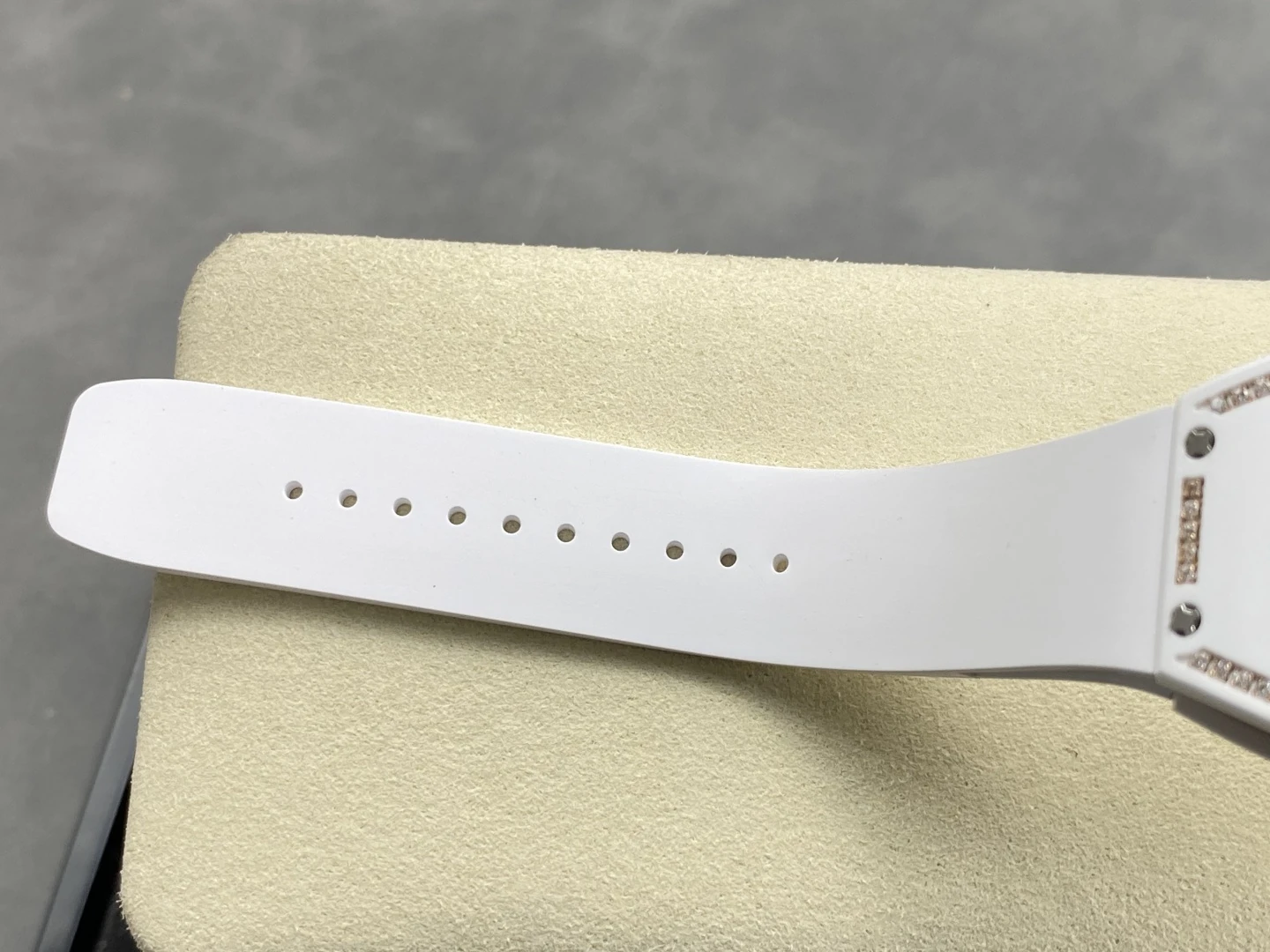 RICHARD MILLE RM07 Ladies White Ceramic Diamonds Bezel ZF 1:1 Best Edition Black Dial on White Rubber Strap CRMA2 Clone 38 91463de27f00c08 AMO Watch